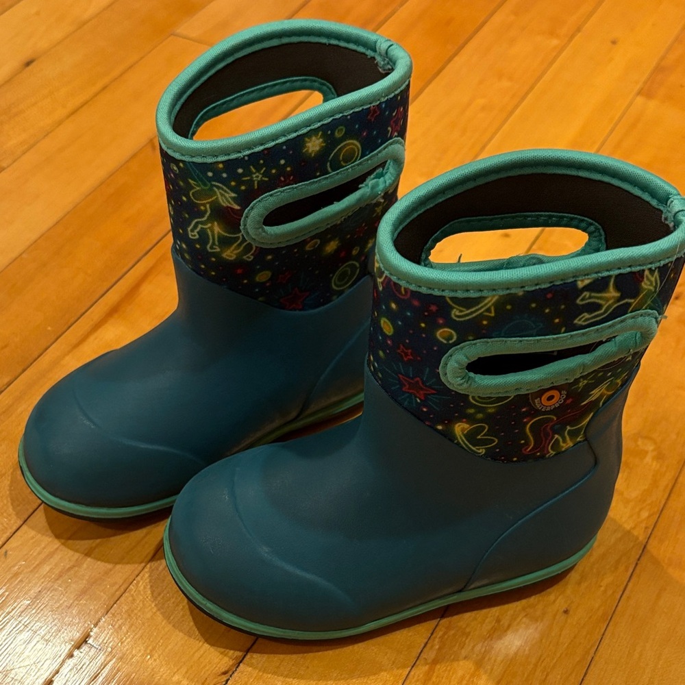 Bogs 8T Unicorn Pull On Snow Boots